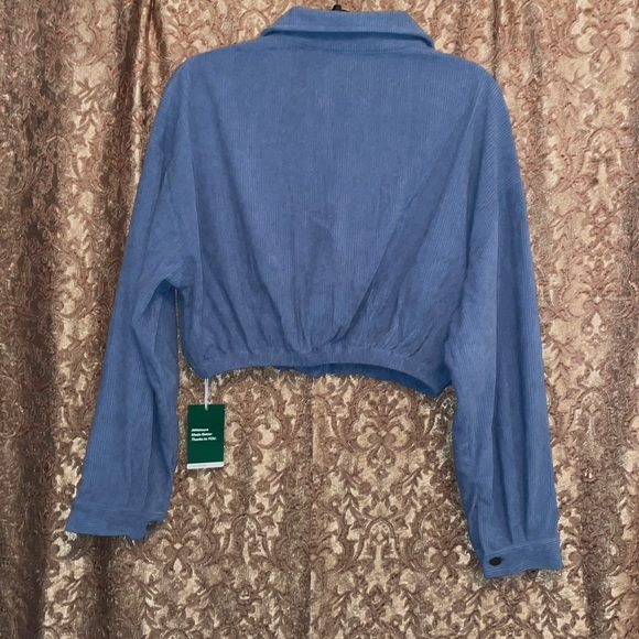 NWT HALARA Denim Blue Cropped Jacket. Size Large - Picture 2 of 3